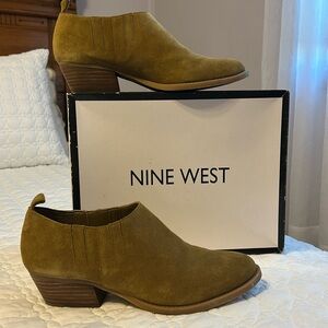 Nine West Kimmero Green bootie